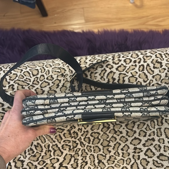 Vintage Gucci is excellent condition - Picture 5 of 13